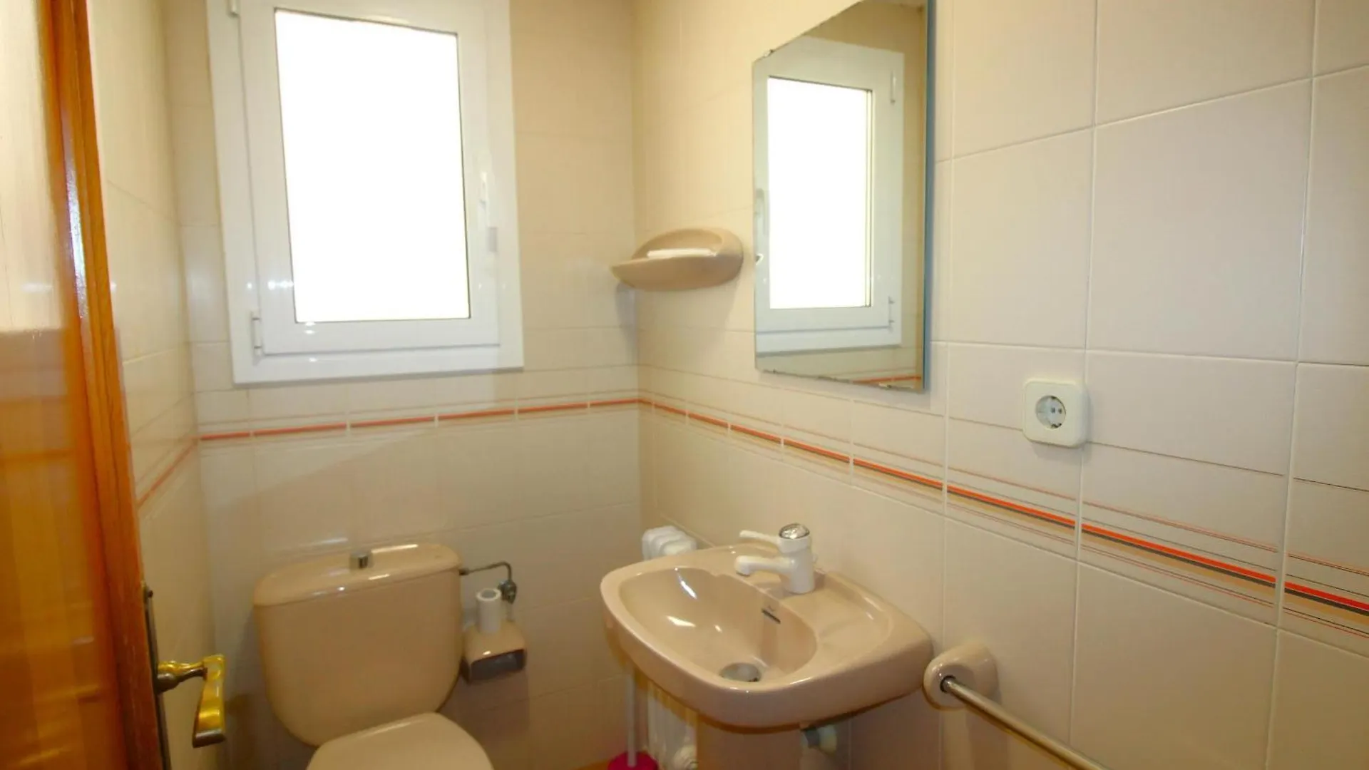 Appartamento Maritim I Atic - Atico Muy Agradable, Con Amplia Terraza Y Preciosas Vistas Panoramicas. - Es-228-27 Llança